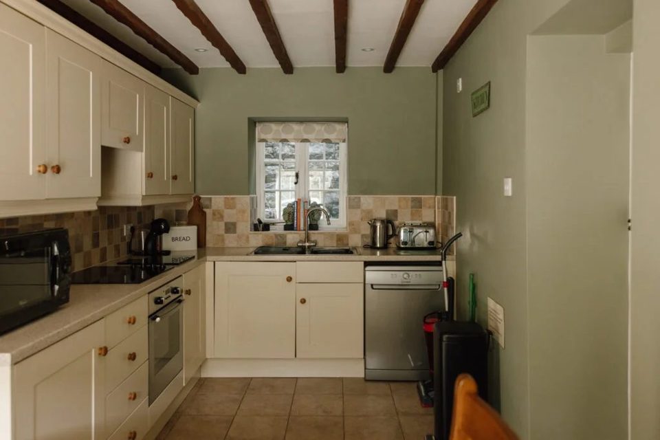 Brackendale Cottage